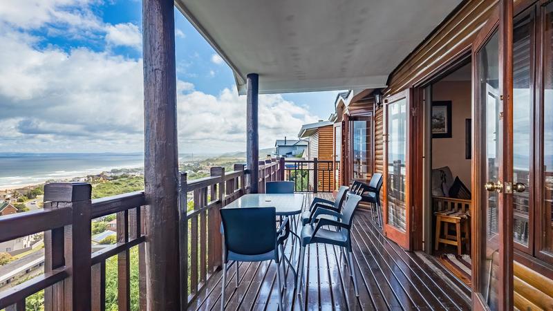 6 Bedroom Property for Sale in Outeniqua Strand Western Cape
